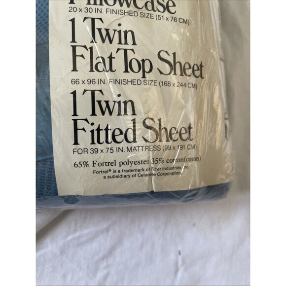 Danville No-Iron Twin 3-Piece Bed Ensemble With Pillowcase Flat & Fitted Sheets - Picture 4 of 9